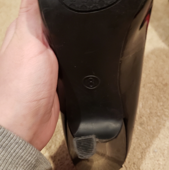 Red heels - Picture 3 of 3